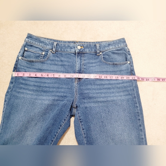 Talbots Everyday Relaxed Jeans Women’s Size 14 Blue Stretch Denim Cuffed Hem - Picture 7 of 13